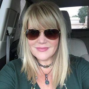 Meet your Posher, Lori